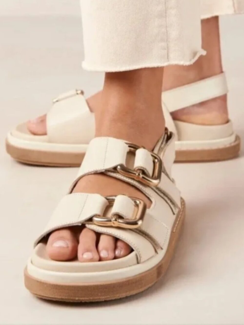 Alohas Harper Leather Buckle Platform Sandals - Cream, 36 (5.5/6)